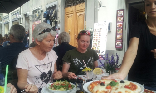 Fiona Palmer aunt and cousin eating pizza in Florence