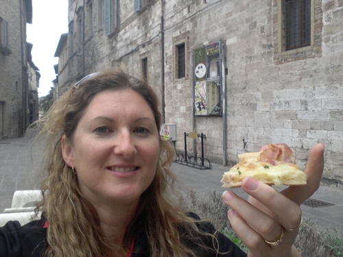 Fiona Palmer eating pizza in Gubbio